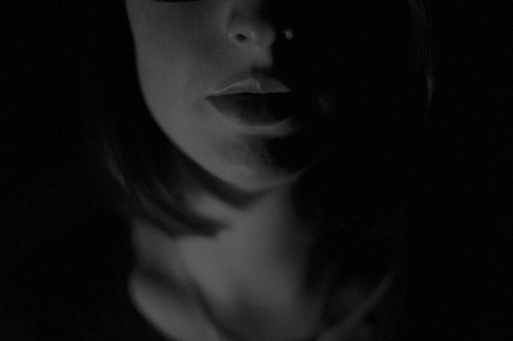 woman-in-shadow (1280x853)