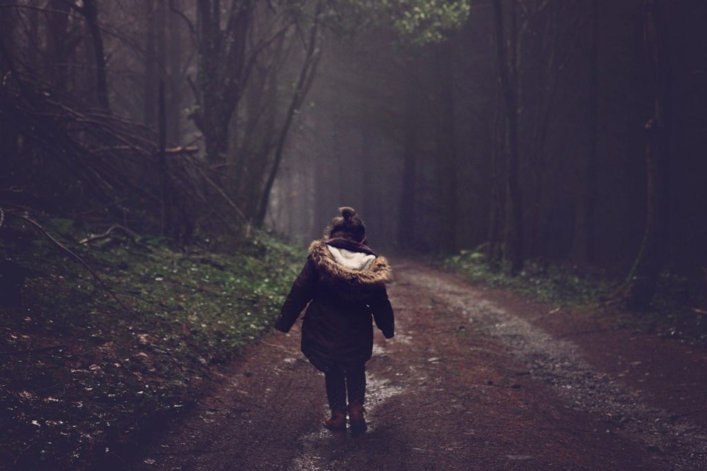 girl-in-dark-forest-road (1280x853)