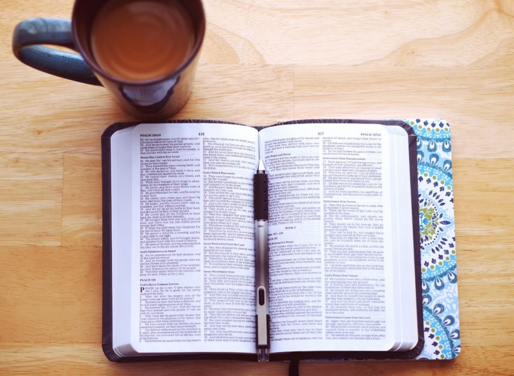 Bible-coffee-mug (1280x936)