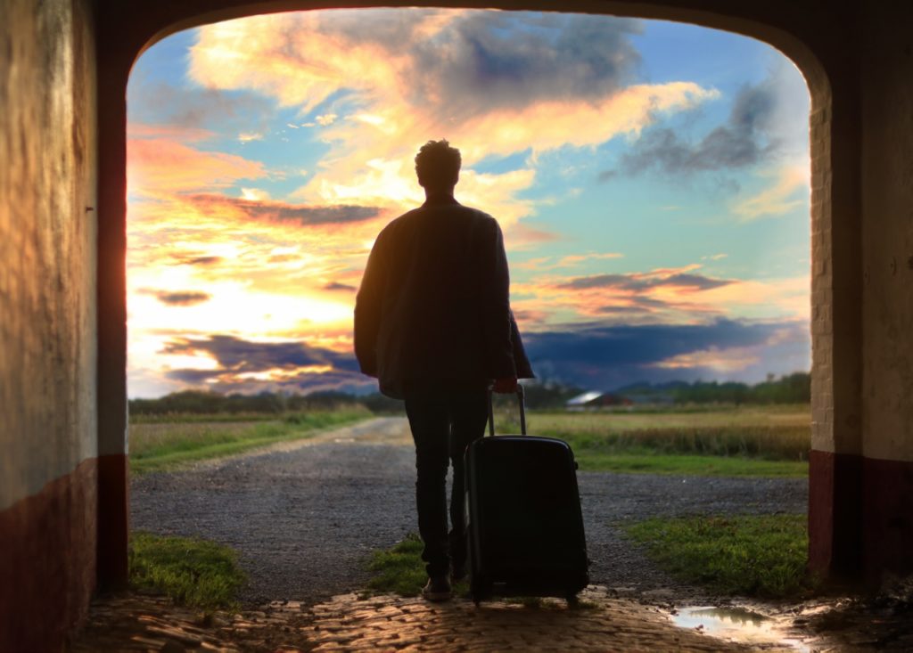 man-travel-suitcase (1280x916)
