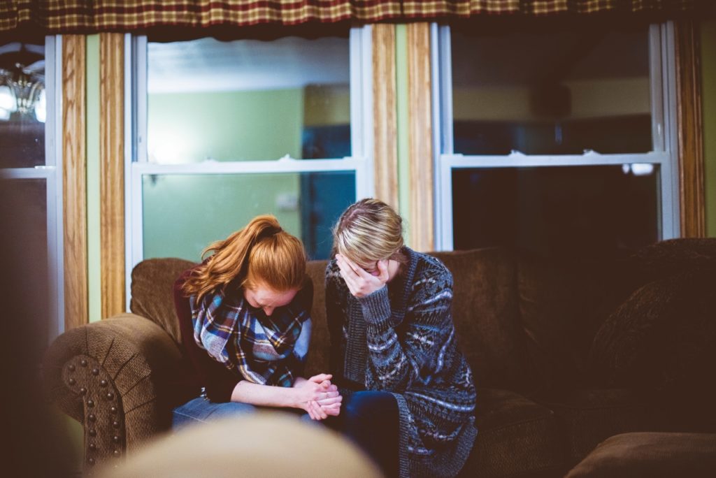 women-crying-praying (1280x855)