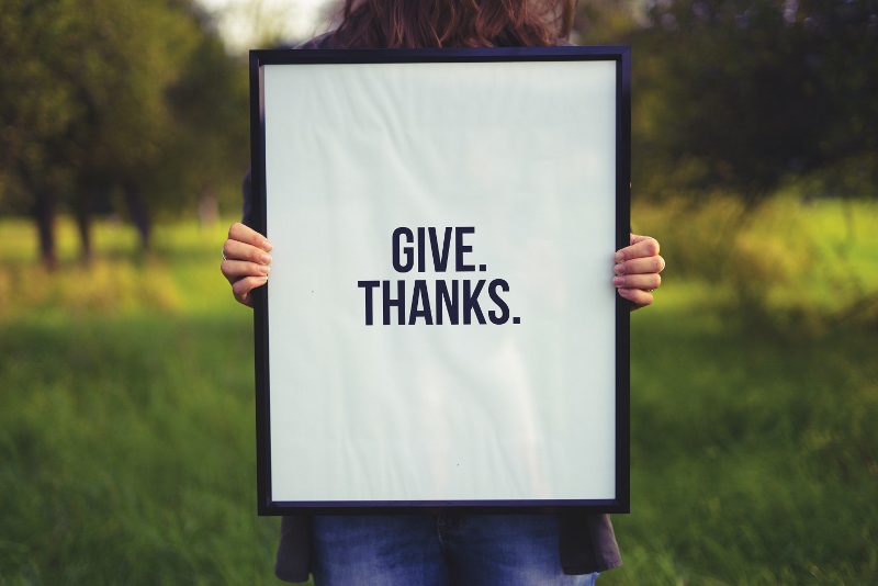 give-thanks-sign (800x534)