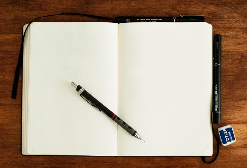 notebook-pen-paper-blank (800x547)