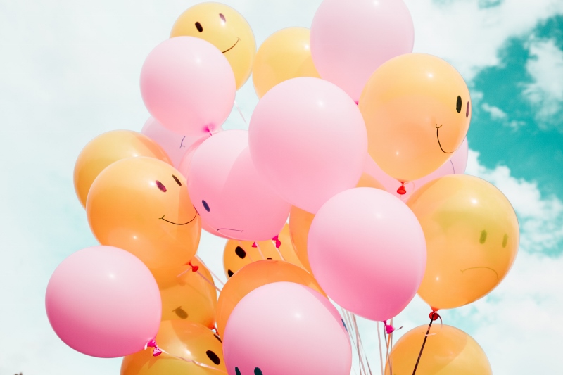 balloons-smiley-faces-and-frowns (800x533)