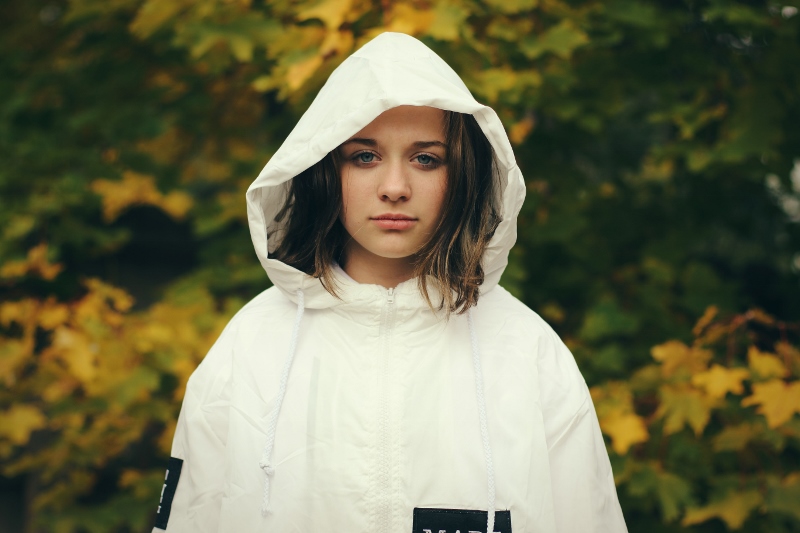 woman-raincoat-unhappy (800x533)
